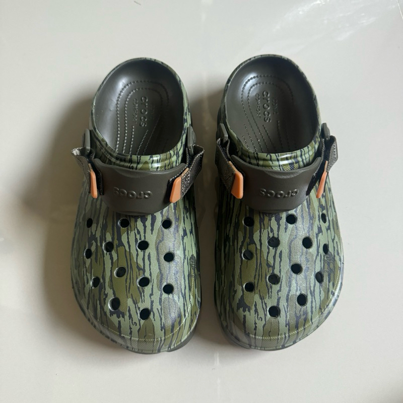 Crocs Classic All Terrain Mossy Oak Bottomland Clog Sandals รองเท้าลำลองผู้ชายมือสองของแท้ sz.45
