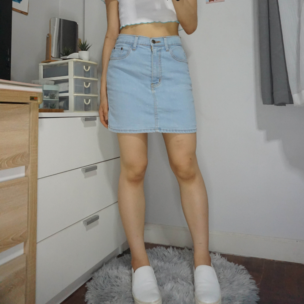 กระโปรงยีนส์เอวสูง สีอ่อน ป้าย BB Jeans