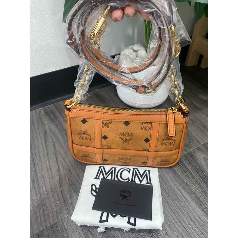 New Mcm แท้💯% Delmy Shoulder Bag in Visetos