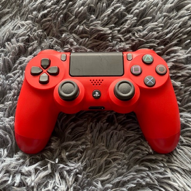 จอยแท้ PS4 Gen2 สี Red คัดสภาพสวย แบตอึดปุ่มกดเนียนๆ