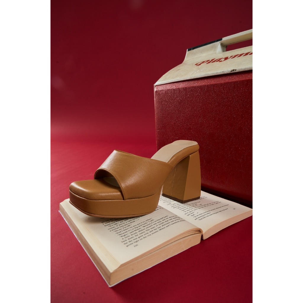 PUFFSHOES.OFFICIAL : Plush Heel