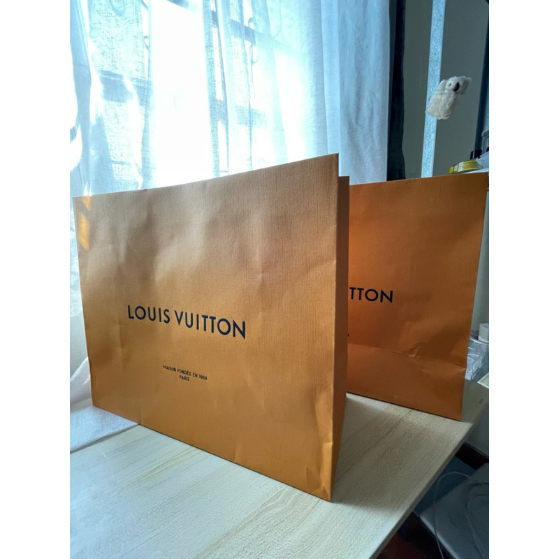 ถุงกระดาษแบรนด์เนม LOUIS VITTON