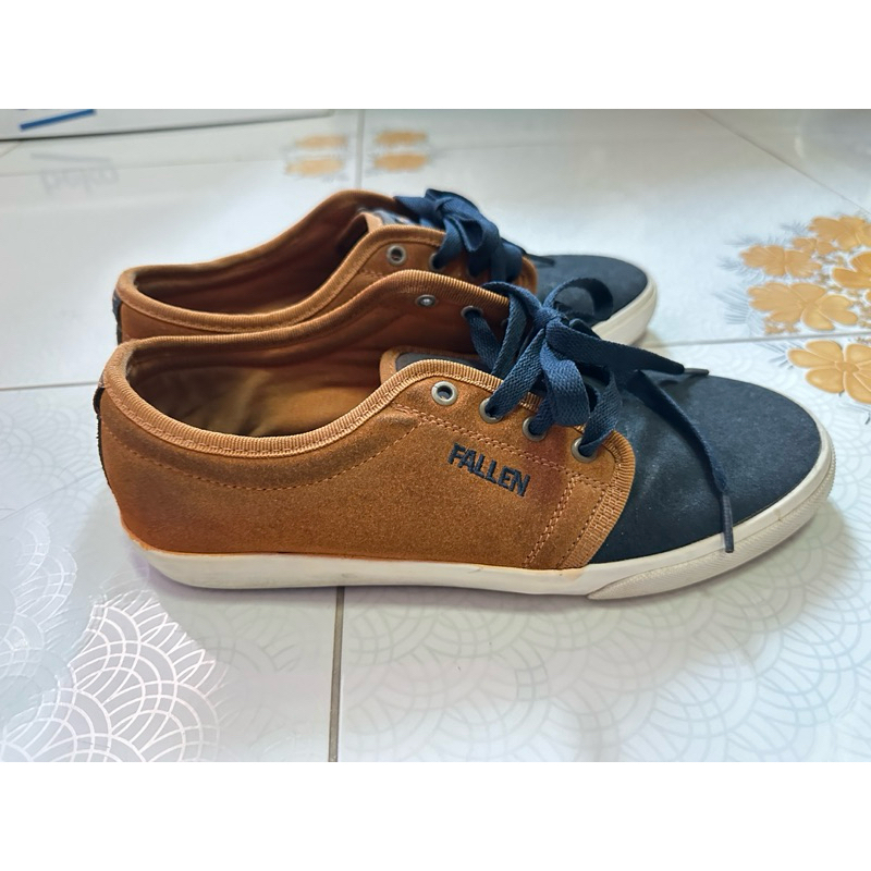 รองเท้าผ้าใบ Fallen มืองสอง ของแท้ ไซส์41