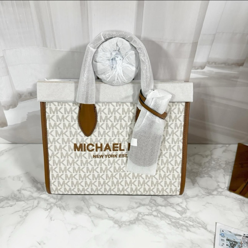 กระเป๋าสะพายMichael korsแท้🇺🇸💯 Michael Kors Mirella Small Crossbody Tote Bag