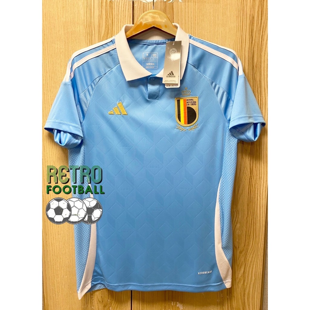 เสื้อฟุตบอลทีมชาติ เบลเยี่ยม Away ชุดเยือน ยูโร 2024 เกรดแฟนบอล [ 3A ] คอปก สีฟ้า ตรงต้นฉบับแน่นอน รับประกันคุณภาพสินค้า