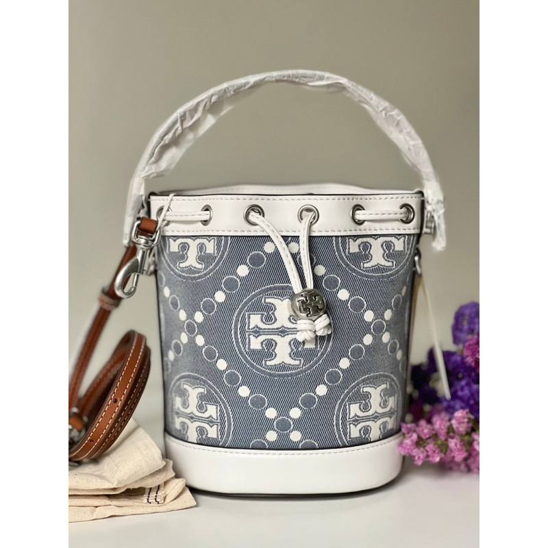 พร้อมส่ง✨✨ Tory Burch Mini T Monogram Denim Bucket Bag 149178