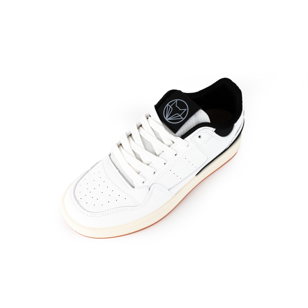 Rovingfox sneaker รองเท้าผ้าใบผู้ชาย พื้นนุ่ม ใส่เที่ยว ใส่ออกกำลังกายเบาๆ รุ่น FM2005 มี 2 สี ขาว,ขาว/ดำ