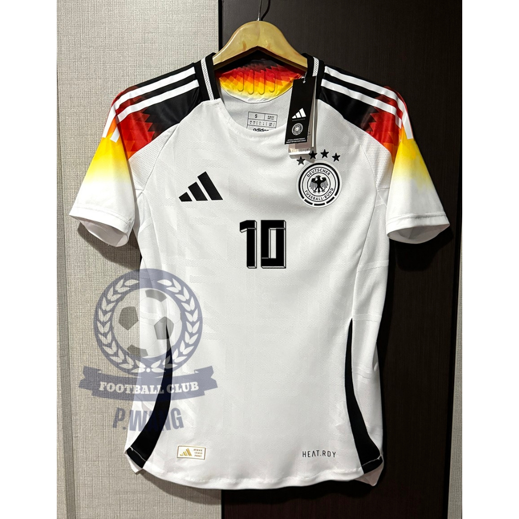 New !!! เสื้อฟุตบอลทีมชาติ เยอรมัน Home เหย้า ยูโร 2024 [PLAYER] เกรดนักเตะ สีขาว พร้อมชื่อเบอร์นักเตะในทีมครบทุกคน