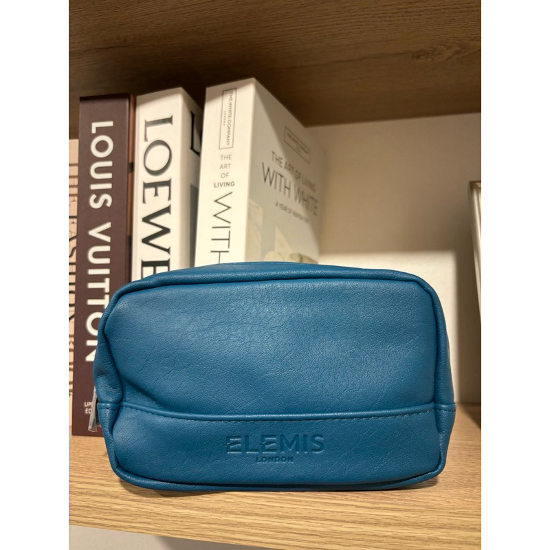 กระเป๋าเครื่องสำอาง  Elemis , Guerlain (จำนวนจำกัด)
