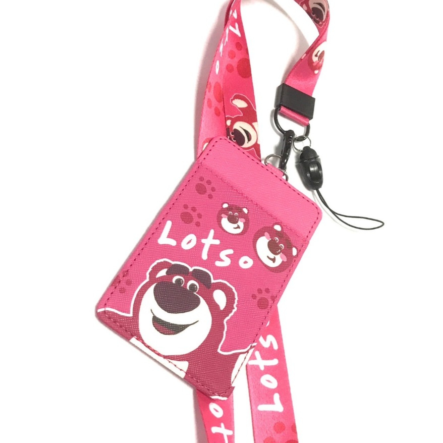 LTS SB  ที่ใส่บัตร  พร้อมสายคล้องคอ ลาย ล๊อตโซ่ หมีสตรอว์เบอร์รี  งานดี สวยงาม สำหรับ บัตร 6x8 cm (b