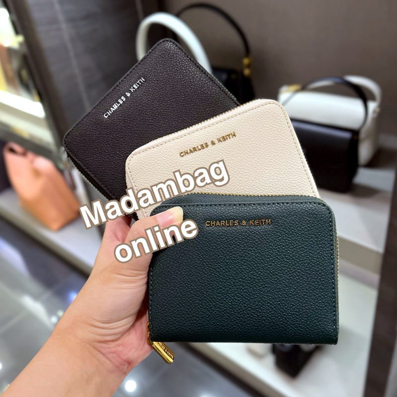 CHARLES & KEITH BASIC SQUARE WALLET กระเป๋าสตางค์ใบสั้น ซิปรอบ
