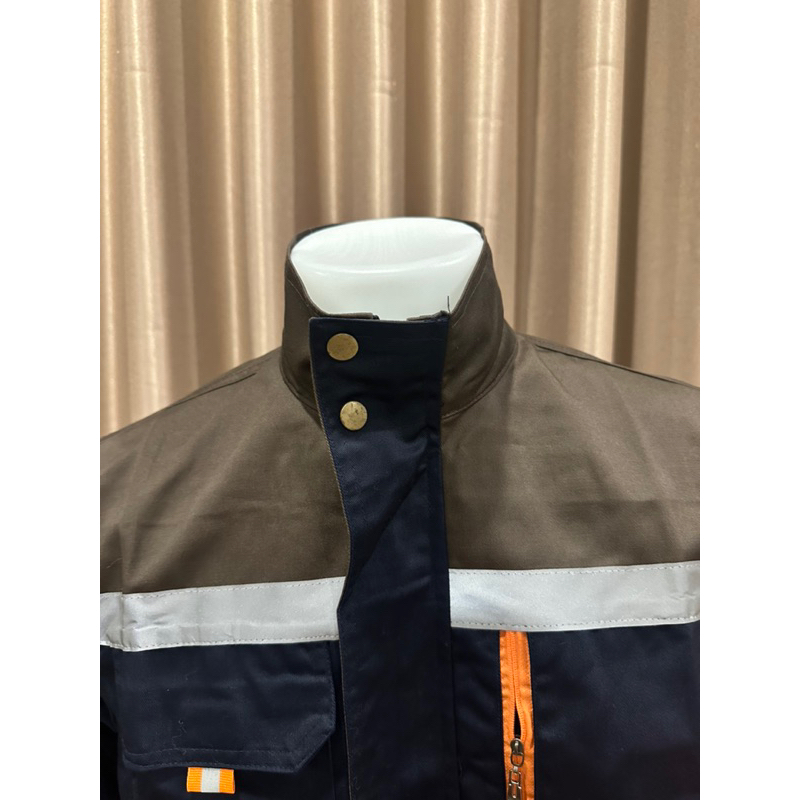 (พร้อมส่ง) เสื้อช็อปช่างแขนยาวรุ่นซิปหน้าเนื้อผ้าโพลีเอสเตอร์ผสมฝ้ายกันสะเก็ดไฟได้ 20% เป็นงานกระดุมทอง (S - 6XL) - รูปที่ 6