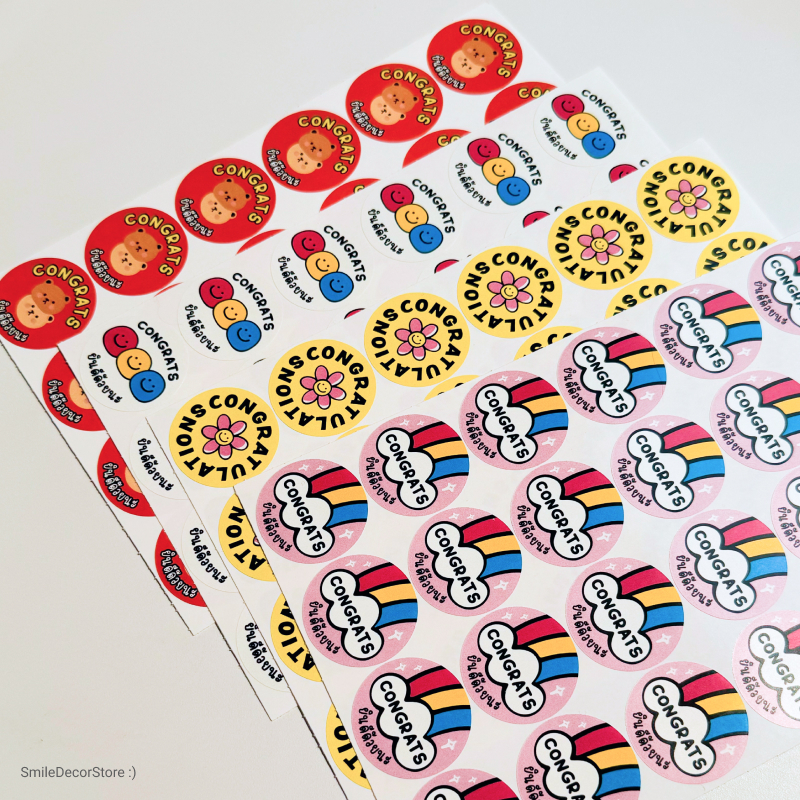 SmileSticker สติ๊กเกอร์ Congrats แพ็ก 96 ดวง ขนาด 3×3 cm สติ๊กเกอร์ PP สีขาวเงา กันน้ำ 100% รับปริญญา ปัจฉิม ราคา ถูกที่สุด ดีลบีเคเค แกลเลอรีภาพที่ 5
