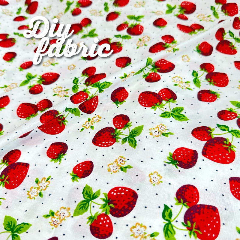 ผ้าลายสตรอเเบอรี่ พิมพ์ลายผลไม้ Strawberry เนื้อดีนุ่ม ตัดเย็บ ชุดเด็ก diy หลา เมตร ตุ๊กตา ลายการ์ตูน หมี คิตตี้ labubu