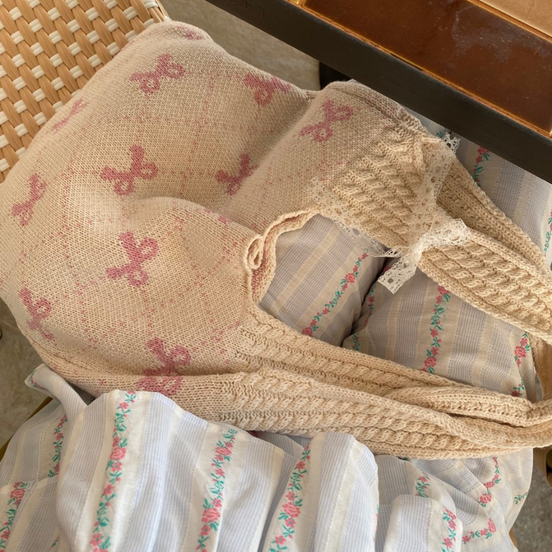 สินค้าพร้อมส่ง RIBBON PINK กระเป๋าไหมพรมทอสะพายไหล่ แถมโบว์ผูกกระเป๋า