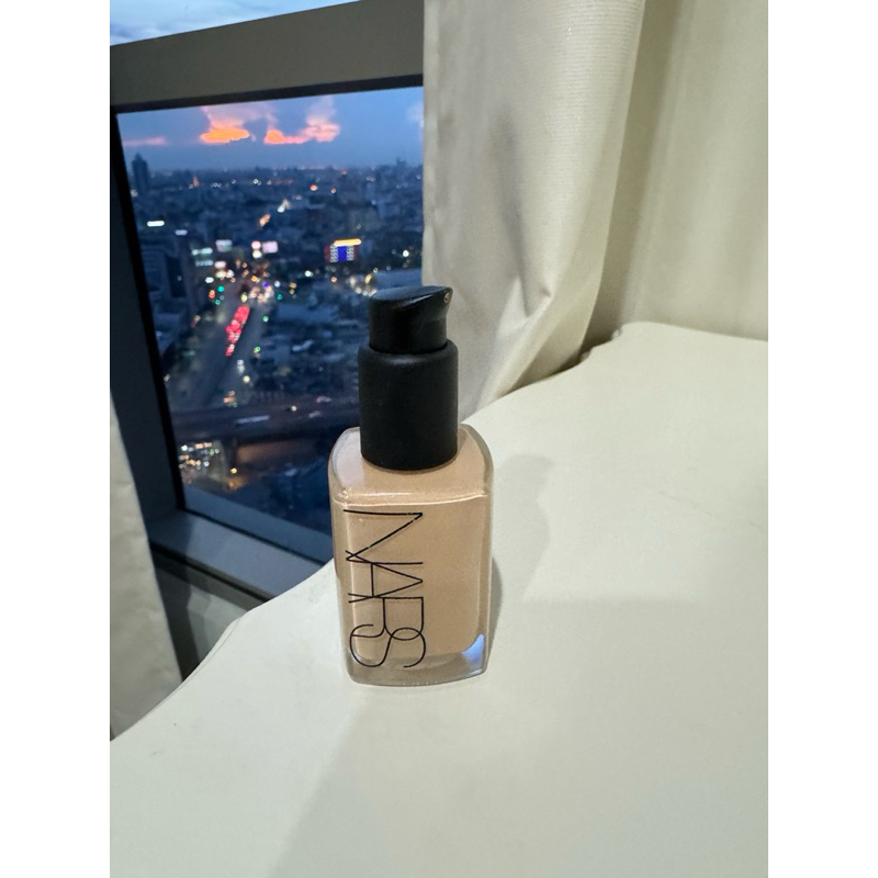 รองพื้นNars sheer glow สีFiji