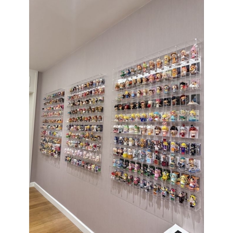 ตู้โชว์โมเดล ของสะสม 120ช่องบานแม่เหล็กป้องกันฝุ่น