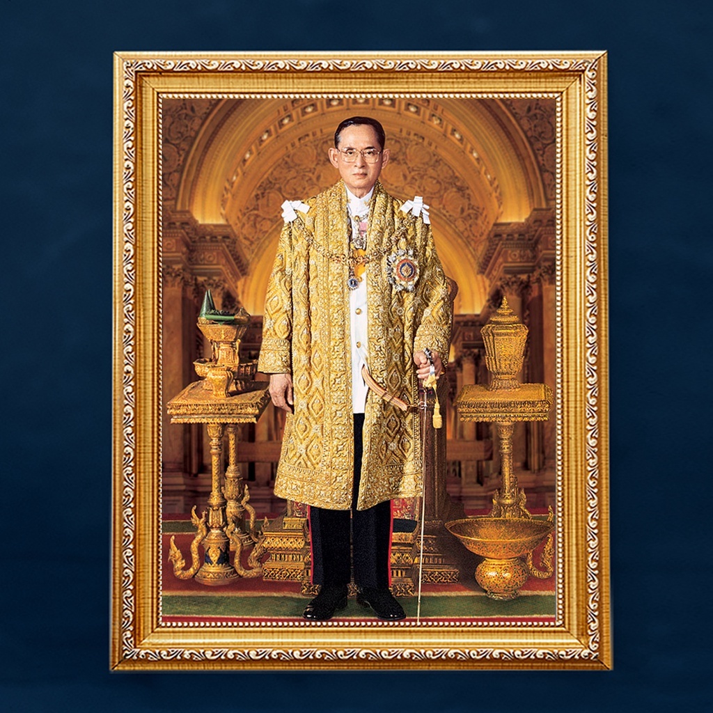 ภาพประดับบ้าน พระฉายาลักษณ์ รัชกาลที่9 พระบาทสมเด็จพระบรมชนกาธิเบศร ร9  ขนาด 15x21 นิ้วสำหรับใส่กรอบ หรือติดผนัง