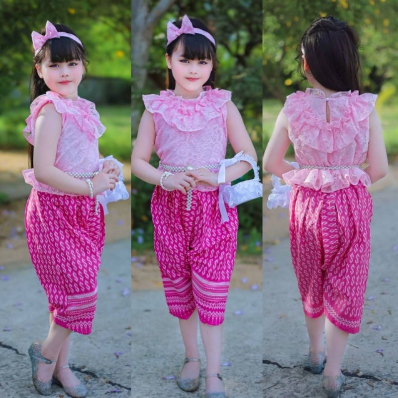 ชุดไทยโจงกระเบนเด็ก ชุดไทยเด็กสีชมพู ชุดไทยผ้าลูกไม้ ชุดไทยประยุกต์เสื้อลูกไม้แขนกุดคอระบาย + โจงกระเบนลายตะะขอชมพูหวาน
