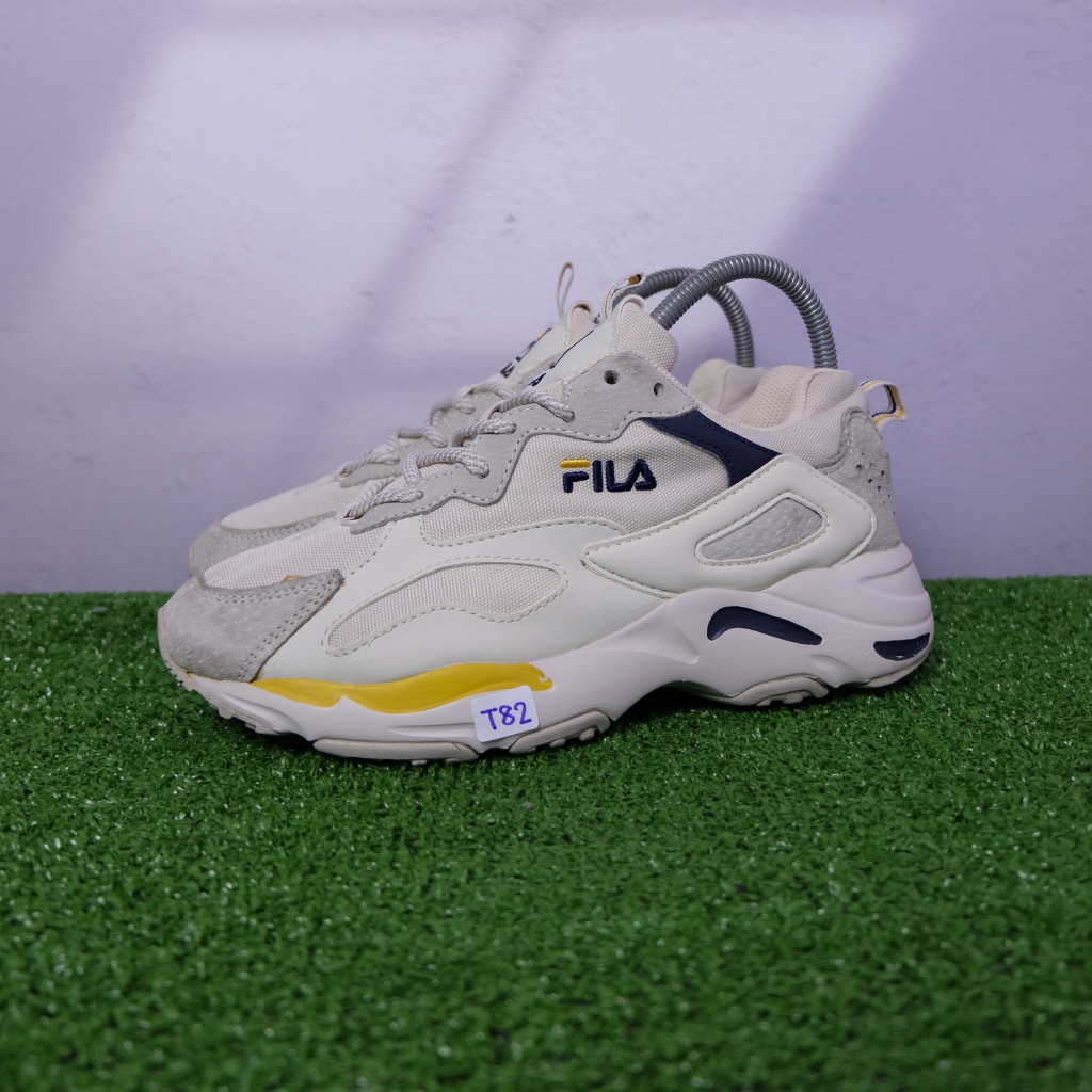 (38/24 cm) Fila Ray Disruptor สภาพสวยๆ  ฟีล่า มือ2ของแท้💯 รองเท้าผ้าใบเกาหลีผู้หญิง