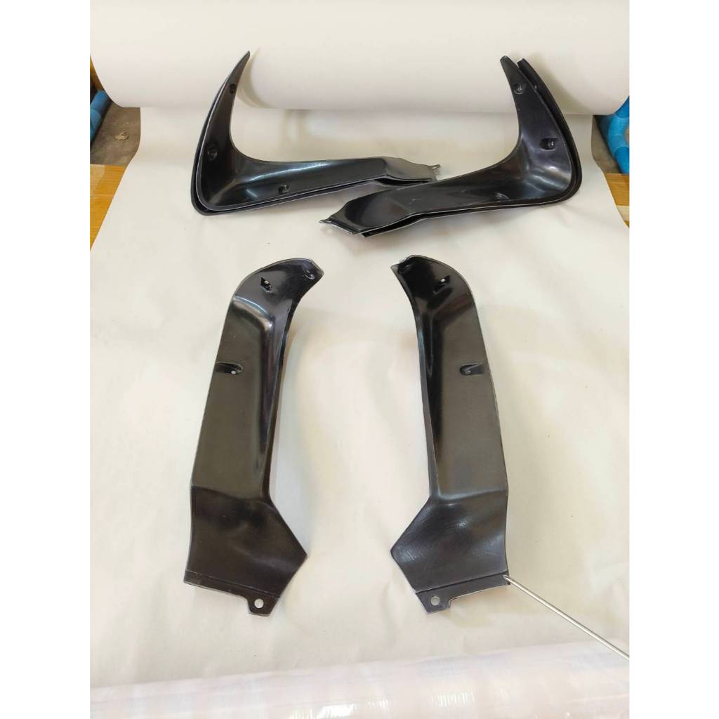 บูมเมอแรง ,มุมแมลง YAMAHA TZM 150cc.  (ชิ้นส่วนยึดหน้ากากกับแฟริ่งล่างให้แข็งแรงขายเป็นคู่ 1คู่ซ้าย-