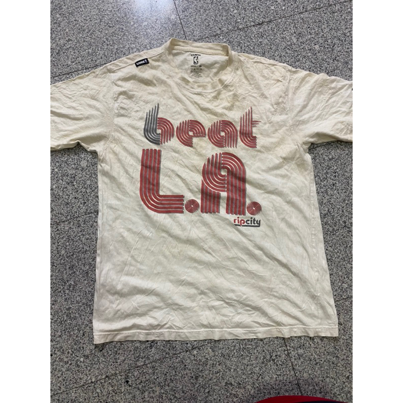 เสื้อยืด UNK NBA สีขาว