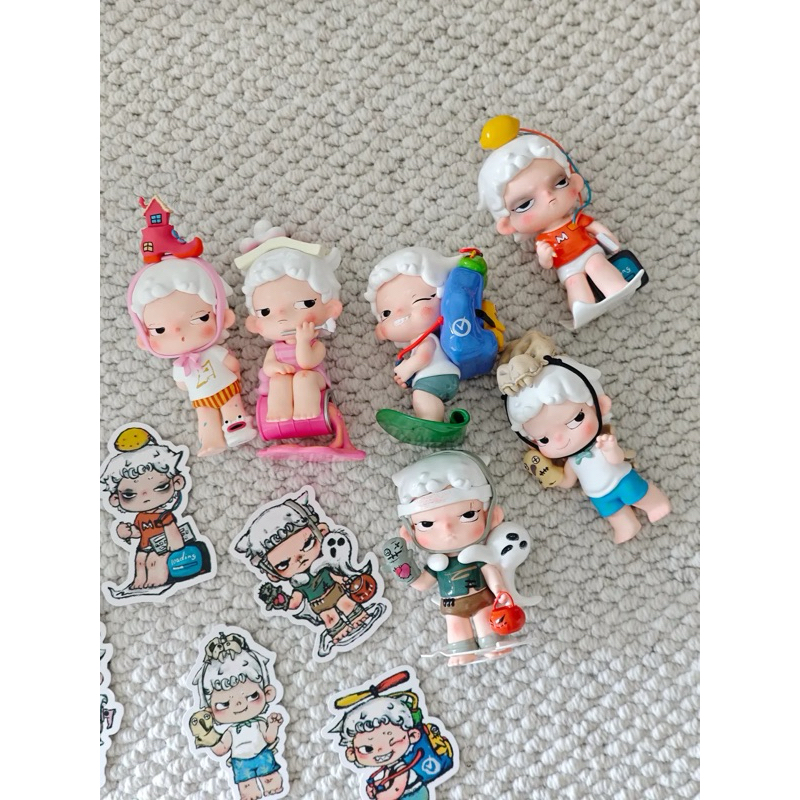 (พร้อมส่ง) Looking for the Exit of Juan Juan's World