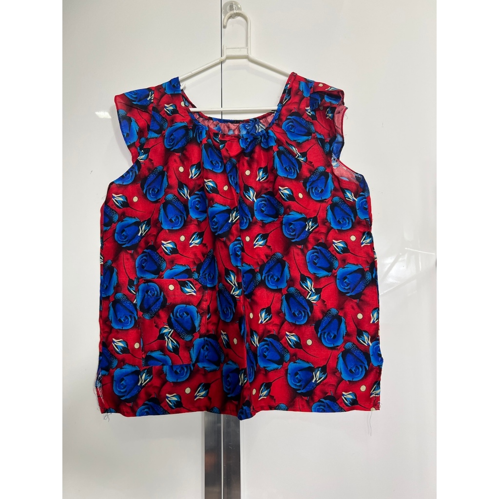 เสื้อคอกระเช้าผ้าสปัน แขนระบายนิดๆ อก 48 นิ้ว ลำตัวยาว 27 นิ้ว ใส่สบาย เนื้อนุ่ม ผ้าเนื้อดีมาก