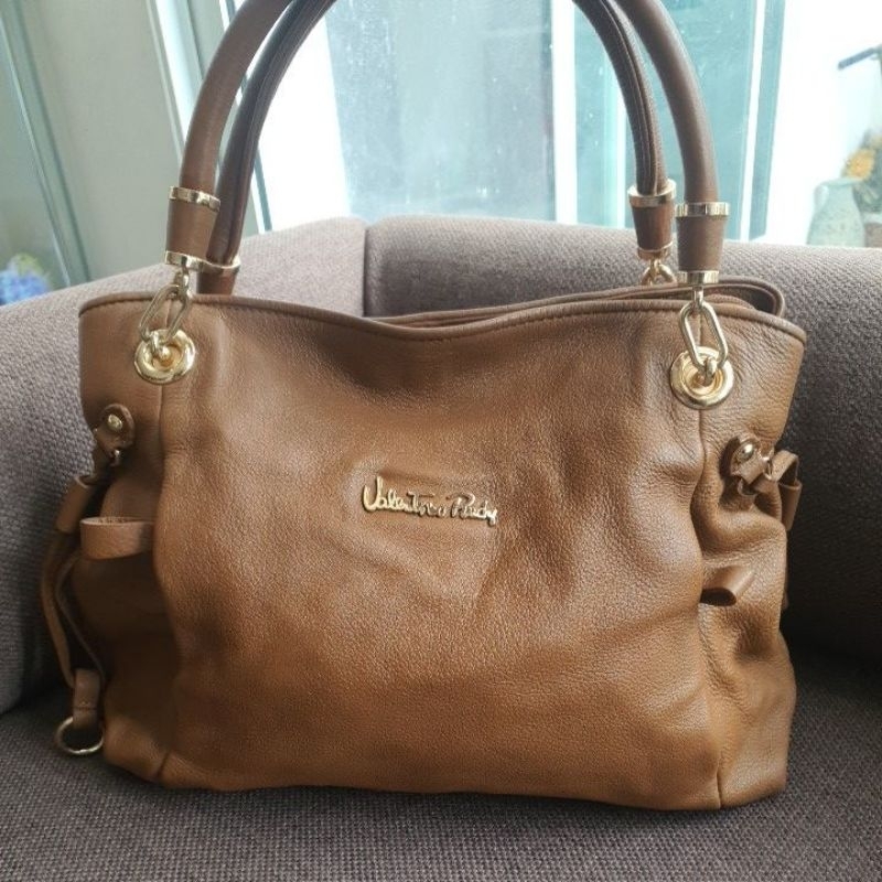 กระเป๋าหนัง Valentino Rudy