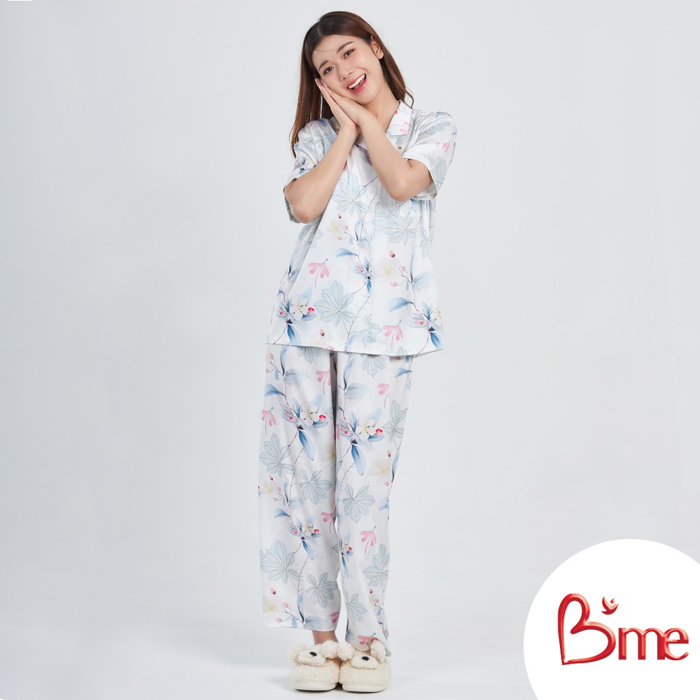 B'me ชุดนอนผ้าซาติน เสื้อแขนสั้น และกางเกงขายาว คอฮาวาย รุ่น ME8805 มี 4 สี(New M.5)