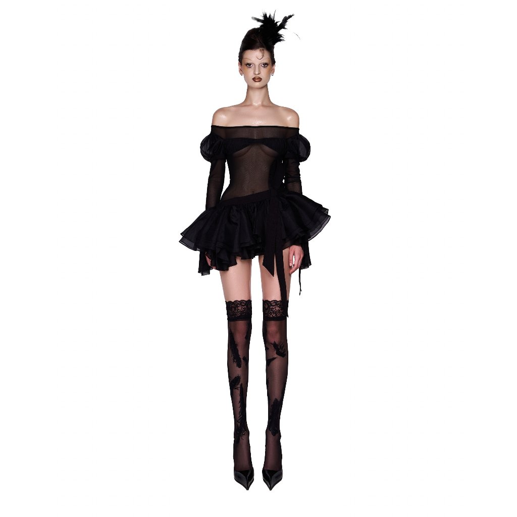 LSOUL - Sixième Sens Dress ชุดเดรสรัดรูปเปิดไหล่ซีทรู กระโปรงแบบชั้นสีดำ