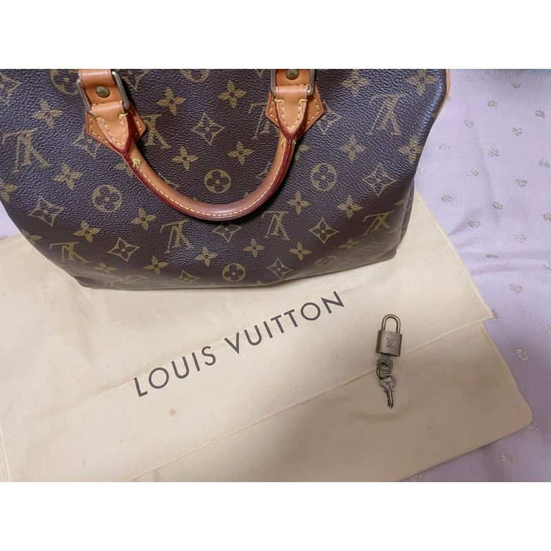 กระเป๋าแบรนด์เนมมือสอง Louis Vuitton แท้