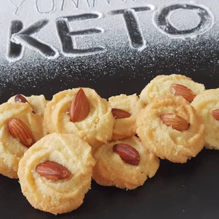 KETO คุ้กกี้คีโต รสวานิลลาอัลมอนต์ ไร้แป้ง ไร้น้ำตาล หวานน้อย หอมเนย