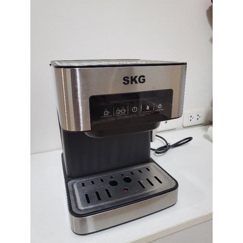 [มือ 2] เครื่องชงกาแฟ SKG รุ่น SK-1202 สีเงิน