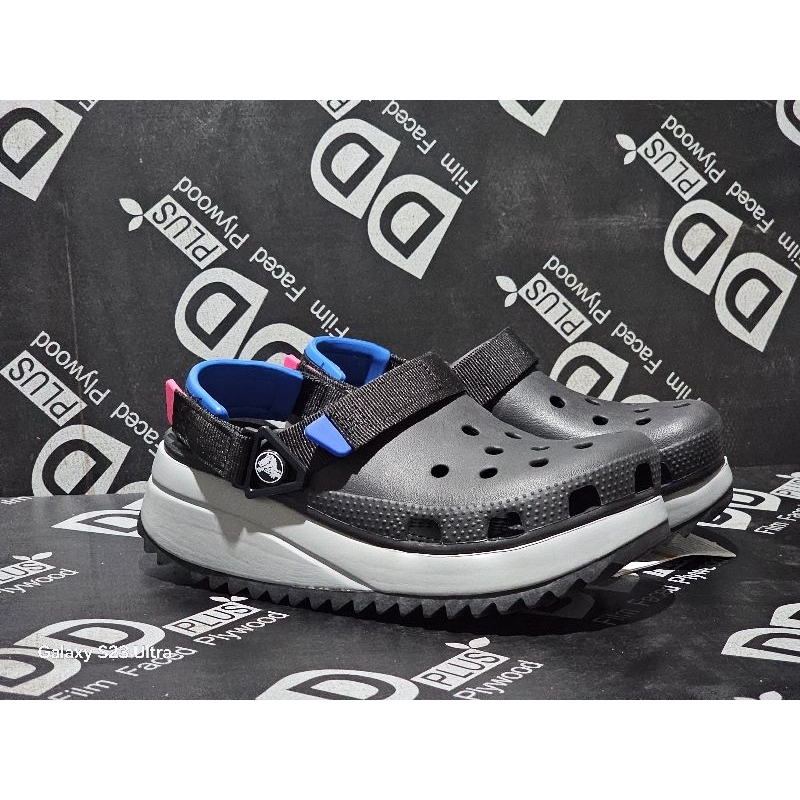 รองเท้าแตะ Crocs Classic Mega Clog ผู้หญิง ส้นสูง มีไชส์35–41รองเท้าสวยสวย
