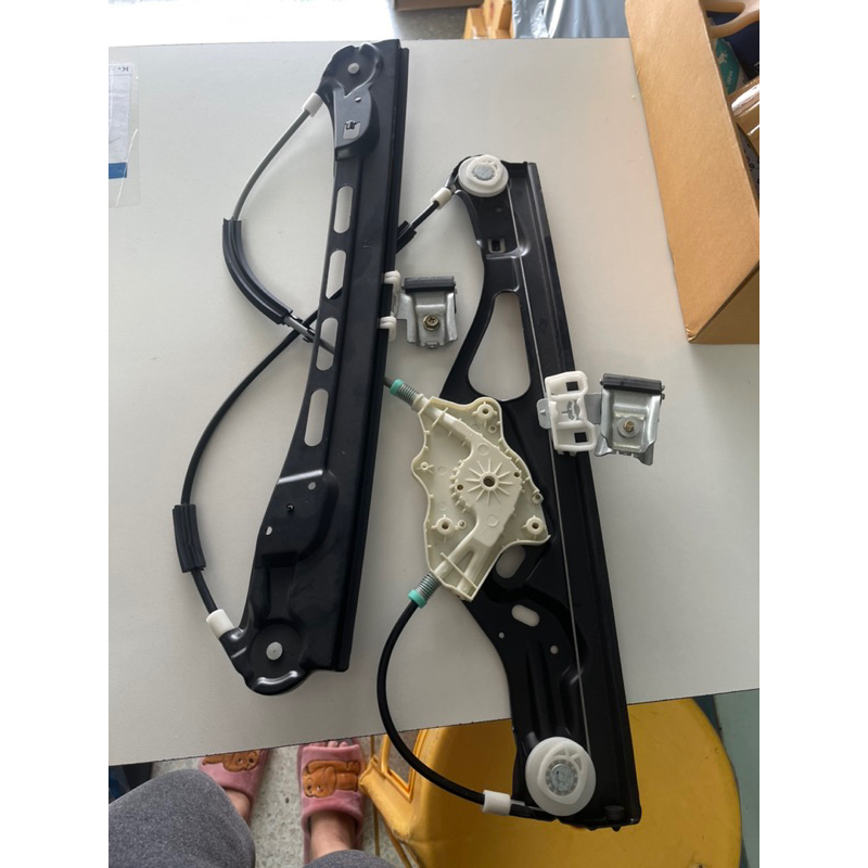 Benz เฟืองยกกระจกประตูหน้า สำหรับรถเบนซ์ รุ่น W212 W204 OE:A212 720 16 79 A212 720 15 79 Made in TAI