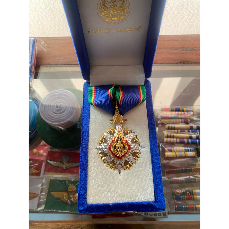 เครื่องหมายติดประดับชุดขาวราชการบุรุษชนิดสายคล้องคอ(ต.ม)
