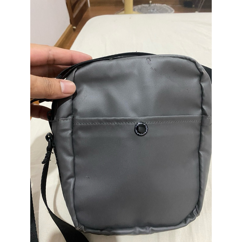 กระเป๋าสะพายข้าง Anello