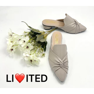 Limited Shoes รองเท้าหัวแหลม รหัส CY 3000