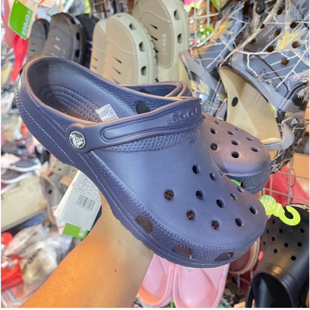 รองเท้า Crocs classicแบบสวมสำหรับผู้หญิงและผู้ชายงานสวย 10 สี