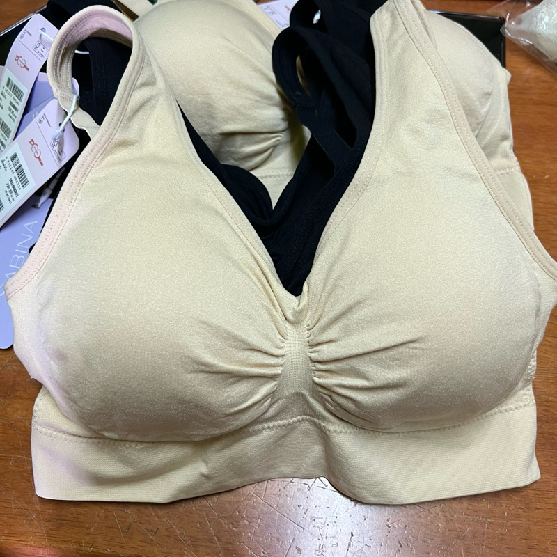 sabina SBXA989 freesize เสื้อชั้นในไร้โครง ซาบีน่าแท้ ใส่สบาย ทรงตะขอหลัง