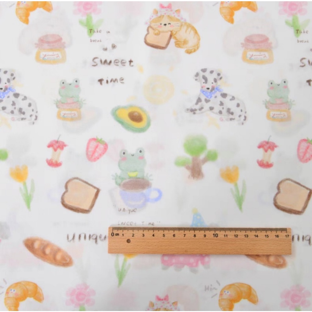 ผ้าคอตตอน 100% cotton poplin  ตัดขายเป็นเมตร หน้ากว้าง 145 เซนติเมตร พิมพ์ลาย sweet time