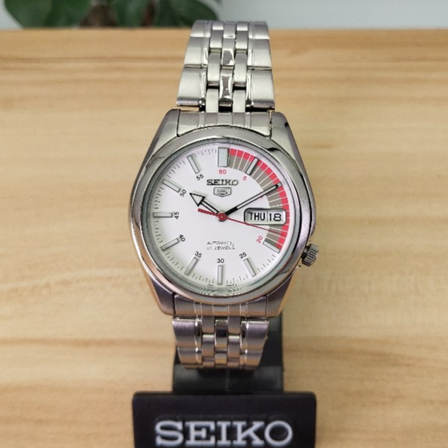 นาฬิกาผู้ชาย SEIKO 5 Sport AUTOMATIC รุ่น SNK369K1 หน้าปัดขาวแดง โชว์เครื่อง กล่อง+ใบรับประกัน 1ปี