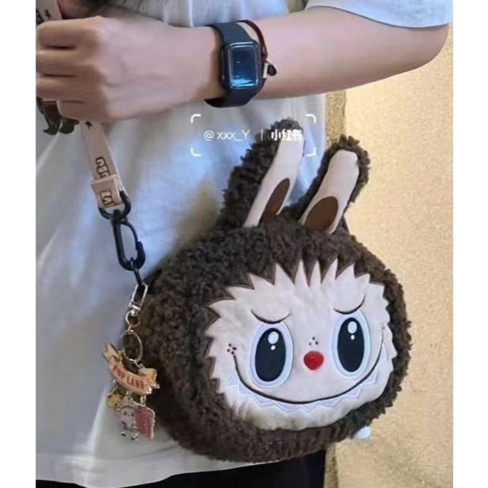 Labubu กระเป๋าเป้สะพายหลัง ผ้ากํามะหยี่ขนนิ่ม พร้อมส่งจากไทย‼️ขนาด 27×23 ซม.