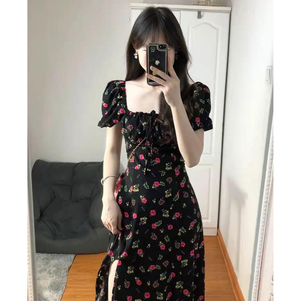 ชุดเดรสลายดอกไม้สีดำย้อนยุคฝรั่งเศสสำหรับผู้หญิงฤดูร้อนใหม่คอสี่เหลี่ยมแขนพัฟระดับไฮเอนด์ผ่าเหนือก L