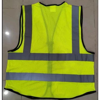 เสื้อกั๊กสะท้อนแสงมีรูตาข่ายเพื่อให้สวมใส่สบายและระบายอากาศได้ดี