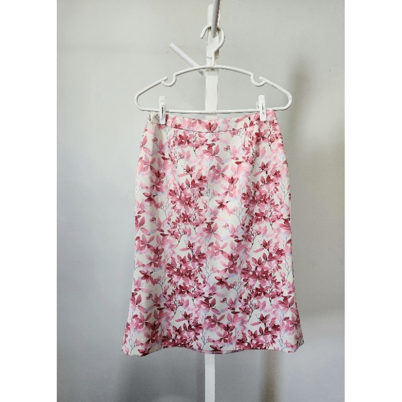 กระโปรงของ V-sign งานตัด