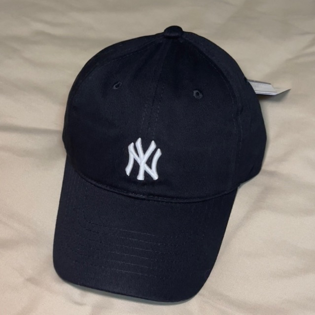 #พร้อมส่ง Black MLB Cap - Curved Cap