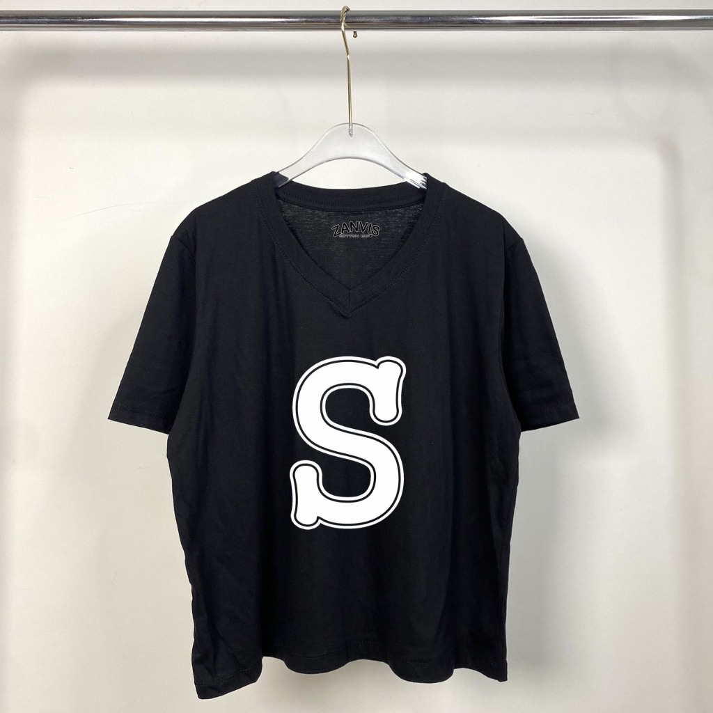 (XL) เสื้อครอปคอวี สกรีนลาย ตัวอักษร A-Z มีให้เลือก 14 สี อก 44 เสื้อยาว 20 นิ้ว