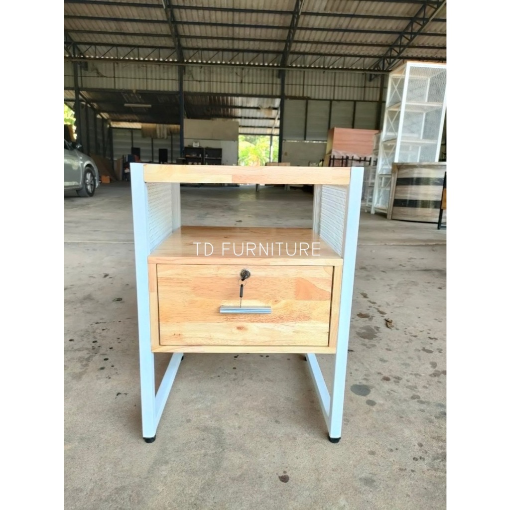 โต๊ะข้างเตียง/ชั้นวางของ/โต๊ะเก็บของ ขนาด 40x40x60 cm.